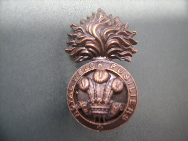Royal Welsh Fusiliers Officers S.D. Cap Badge, bronze - Elliott Military