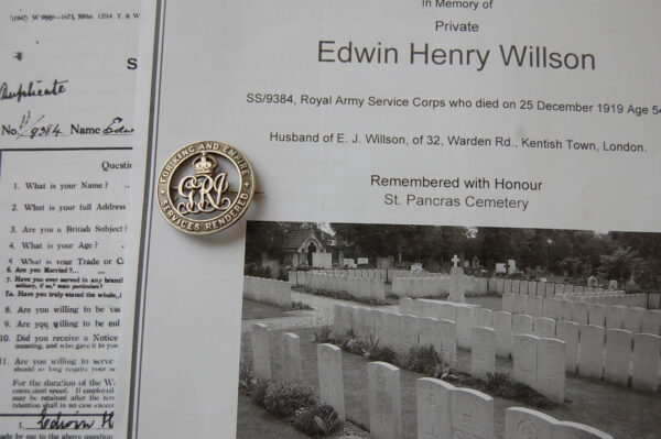 silver pin badge for WW1 invalided out of service